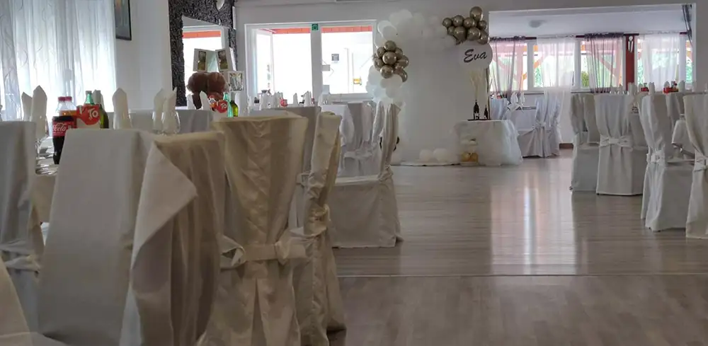 Detalj posluživanja u U. O. Zrinski — pažnja prema svakom gostu